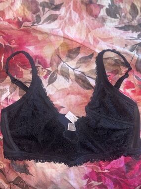 Victoriaβs Secret Vintage 2010 Very Sexy Black Sparkle Lace Balconette Bra